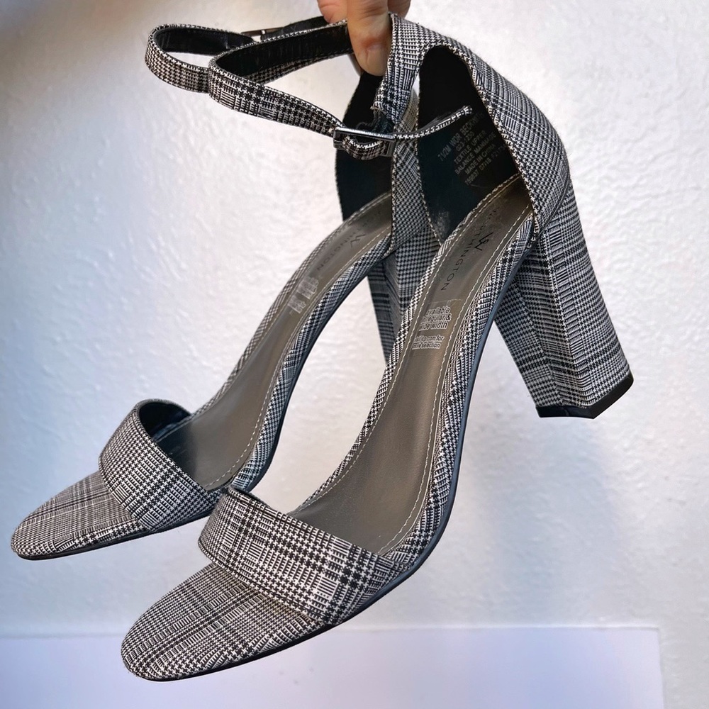 💫NWOT Gray Plaid Strappy Heels💫